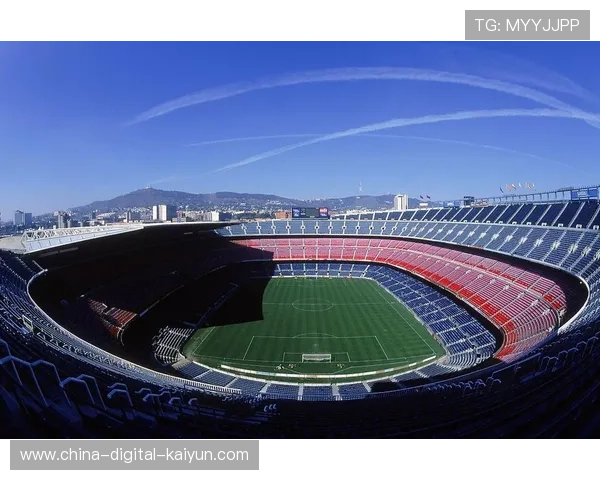 洛里昂主场草皮焕然一新 全面升级符合欧足联最新标准