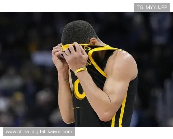 勇士新秀理查德成替补奇兵,科尔赞其敢打敢拼 勇士新秀理查德成替补奇兵,科尔赞其敢打敢拼